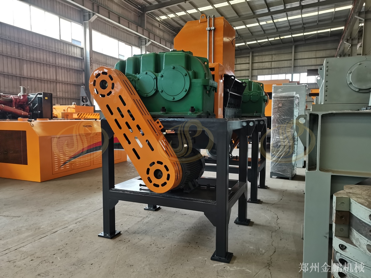 郑州金鹏生活垃圾撕碎机解决转运站袋装垃圾破袋减容难题