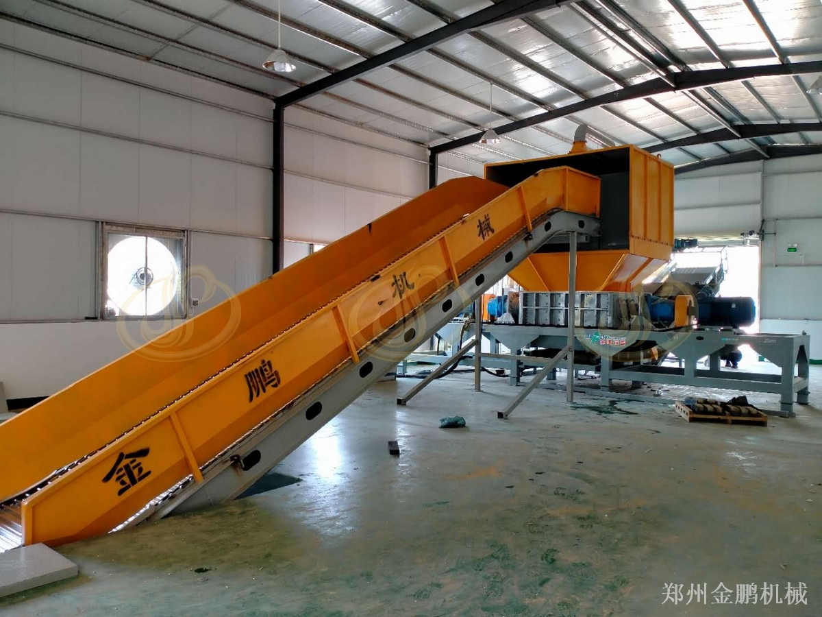 郑州金鹏废旧家具粉碎机处理木质框架与海绵混合结构