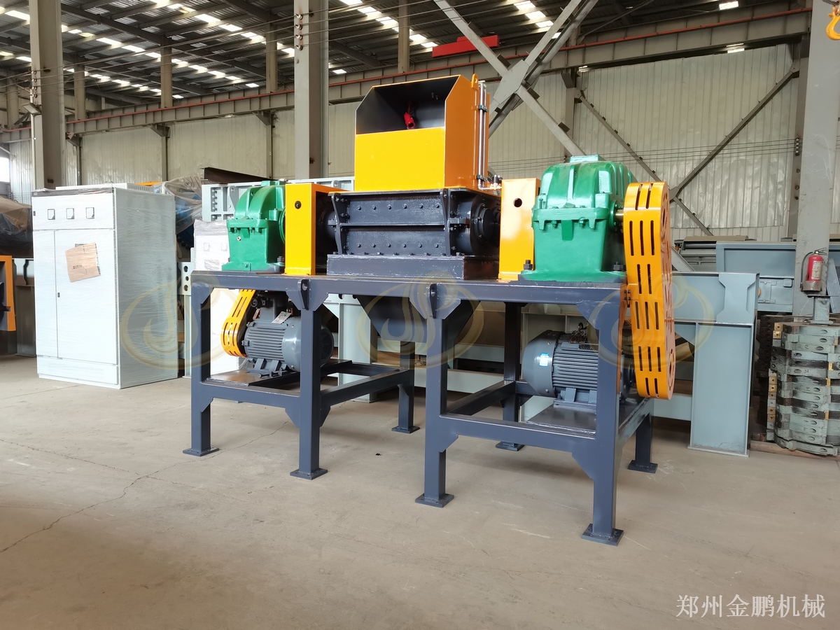 郑州金鹏双轴生活垃圾撕碎机用于转运站减容