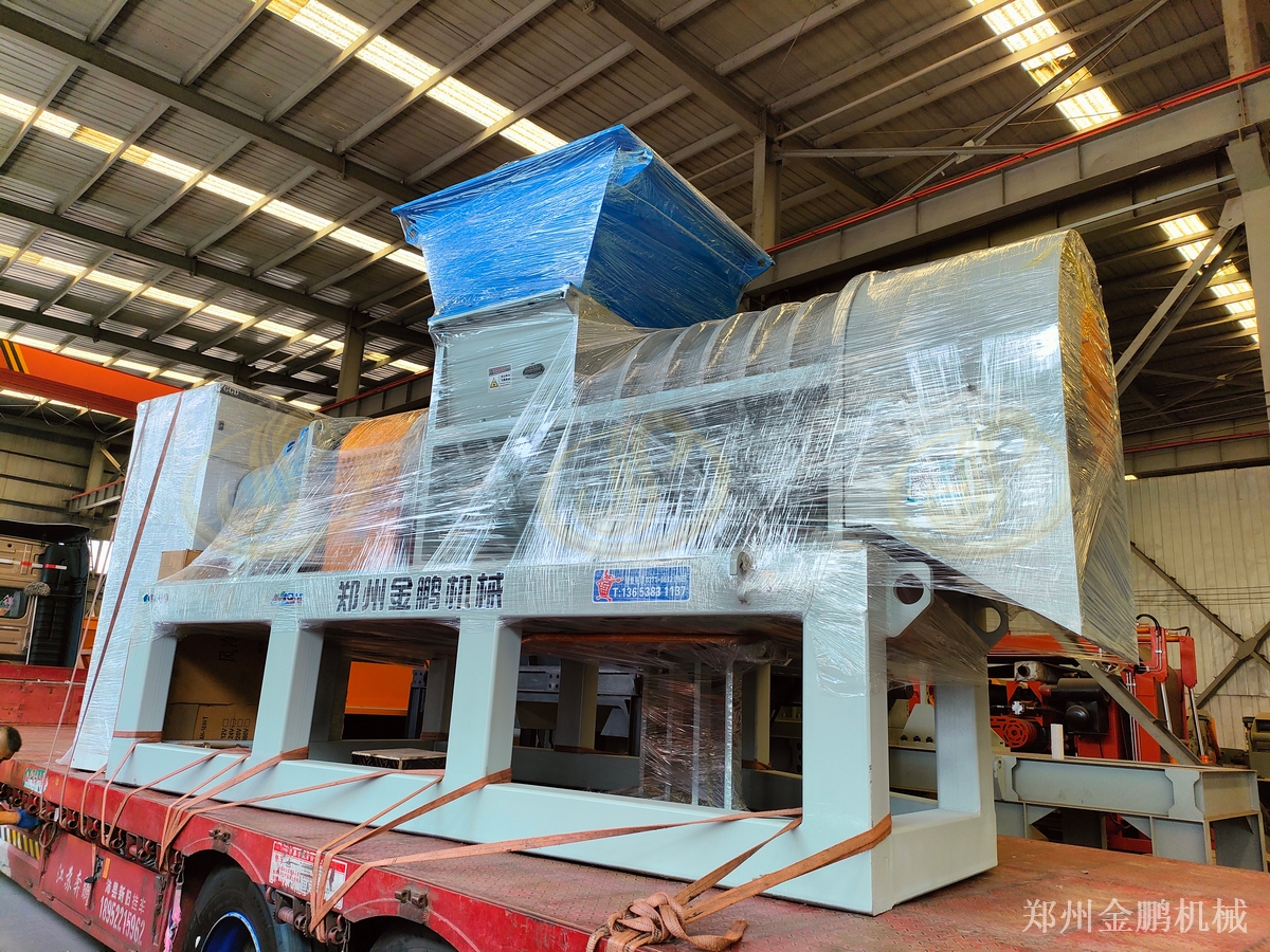 郑州金鹏软质复合材料撕碎机在复合边角料集中处理中的应用